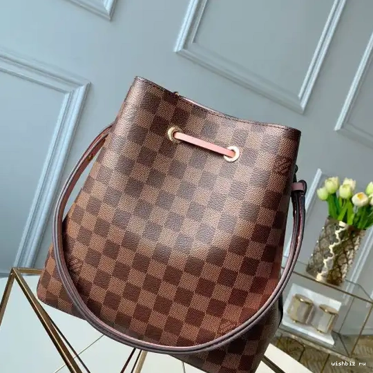 WIS VUITTON NÉONOÉ LOUIS 0511